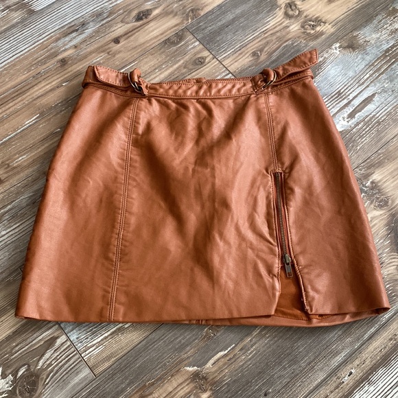 Free People Dresses & Skirts - 🤎Free People Vegan Leather🤎Mini Skirt